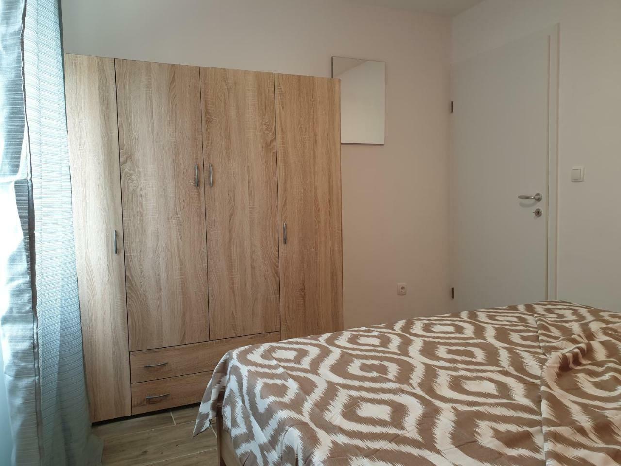 Best View Apartments Cesarica Bagian luar foto