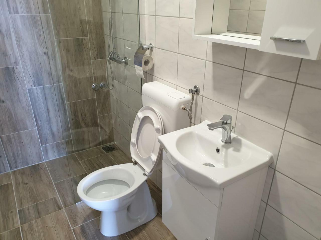 Best View Apartments Cesarica Bagian luar foto