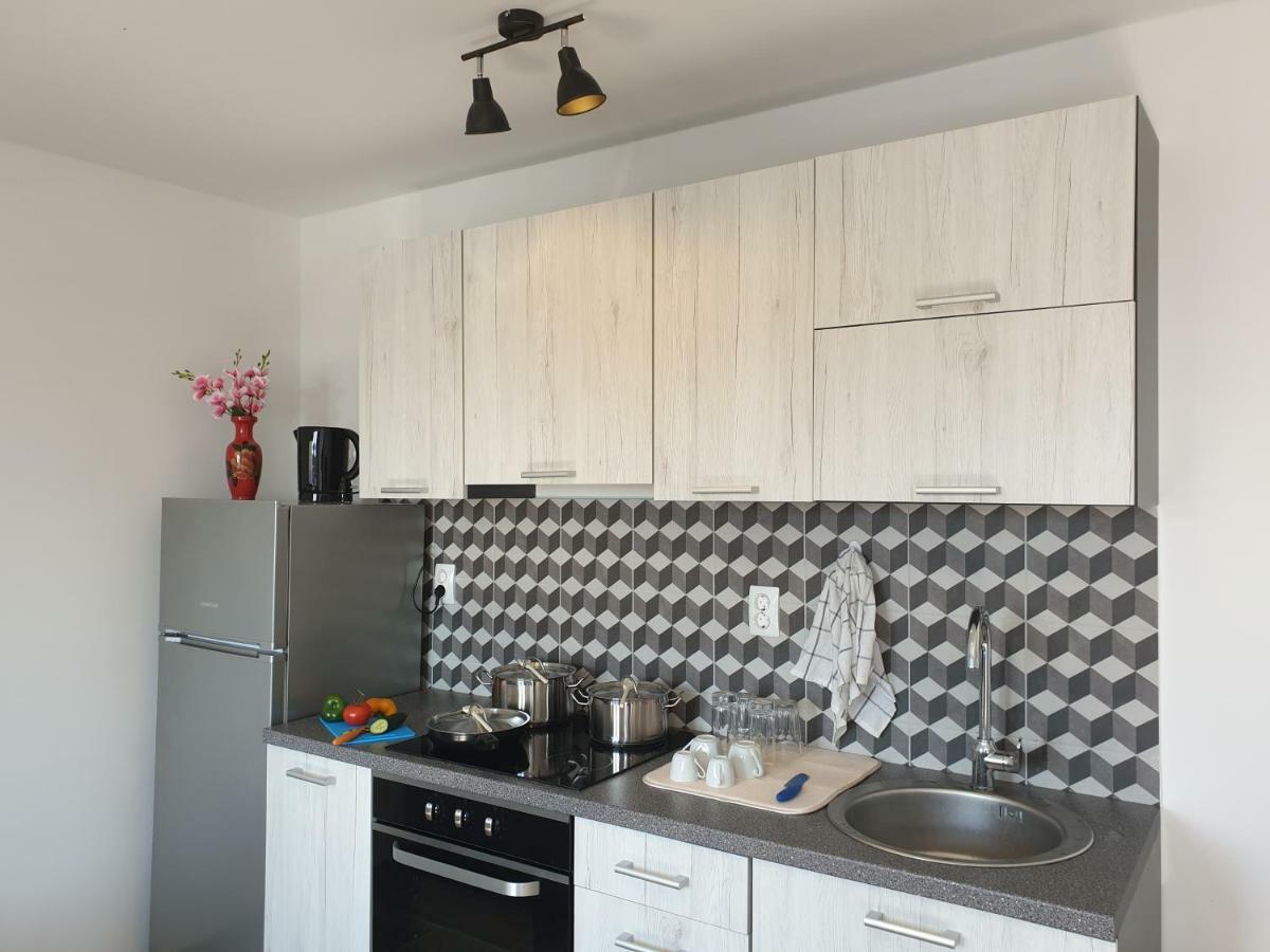Best View Apartments Cesarica Bagian luar foto