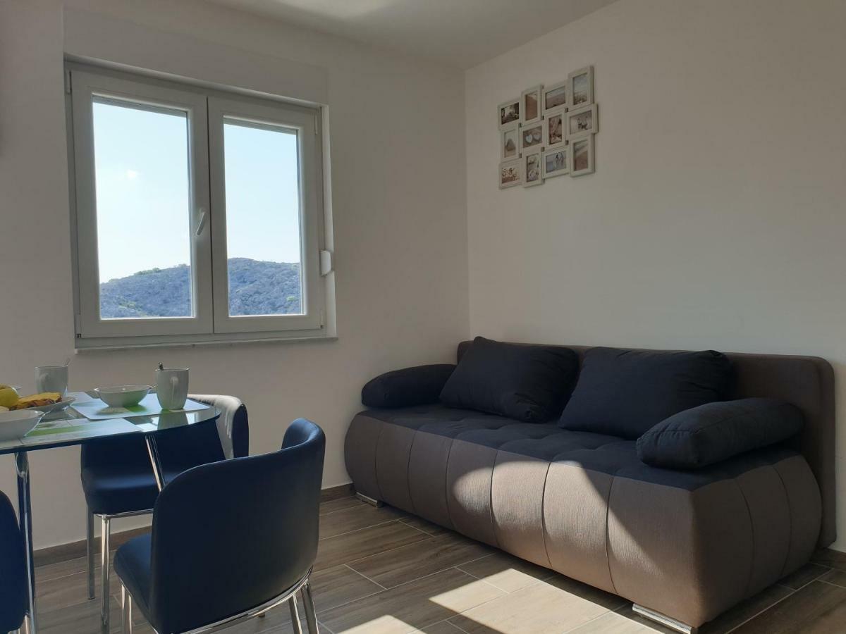 Best View Apartments Cesarica Bagian luar foto