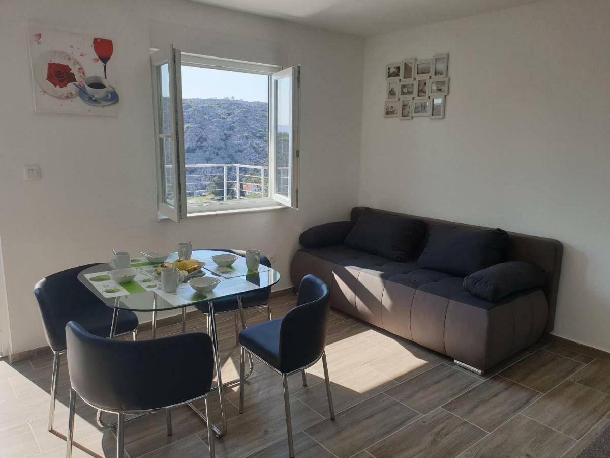 Best View Apartments Cesarica Bagian luar foto