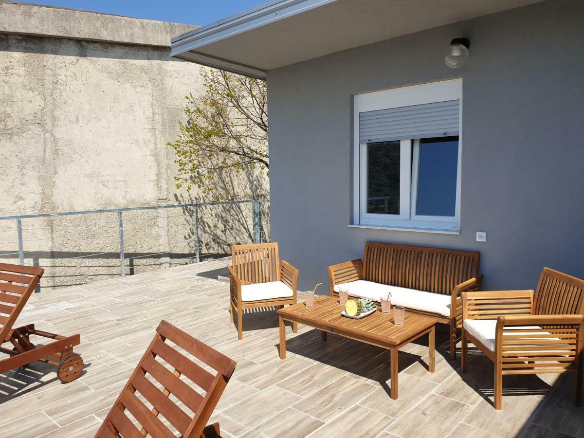 Best View Apartments Cesarica Bagian luar foto